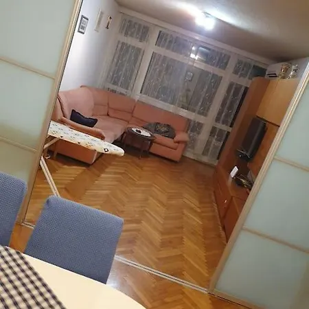 Apartman Poljud شقة *